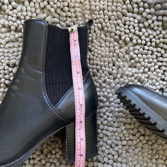 Blondo Women's 8.5 Waterproof Heeled Chunky Chelsea Ankle Boots Casual Classic - Picture 10 of 10